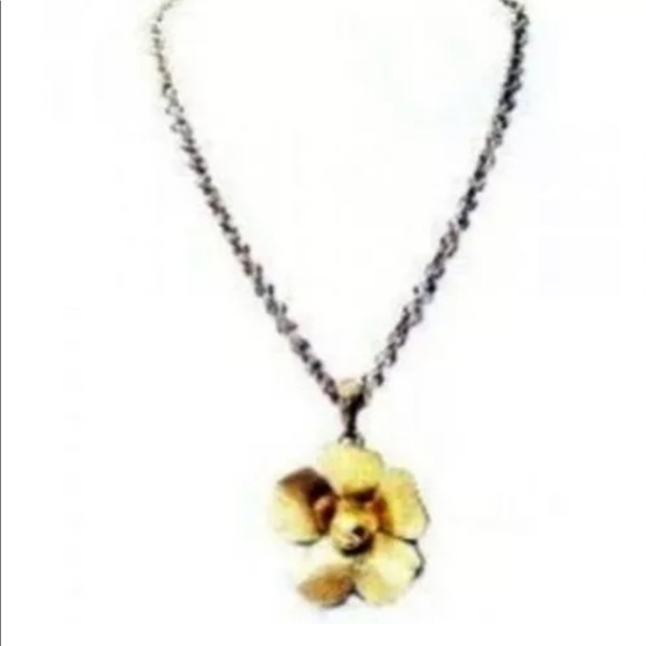 🍄Jessica Simpson Flower Pendant Necklace Gold - Picture 1 of 3